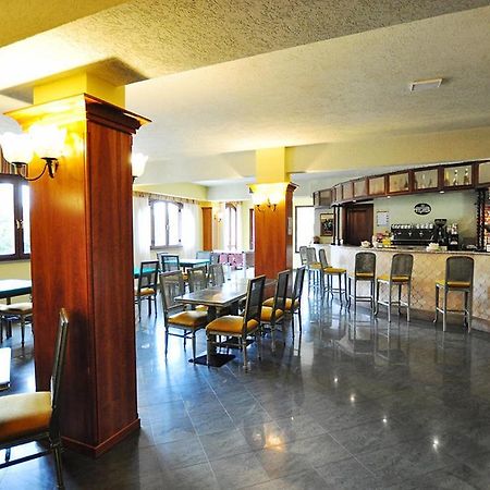 Leo Hotel Leonessa Buitenkant foto
