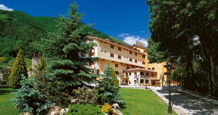 Leo Hotel Leonessa Buitenkant foto