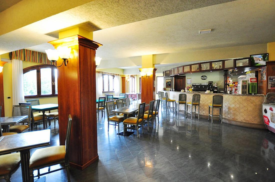 Leo Hotel Leonessa Buitenkant foto