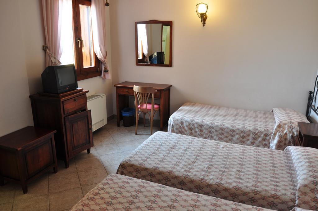 Leo Hotel Leonessa Buitenkant foto
